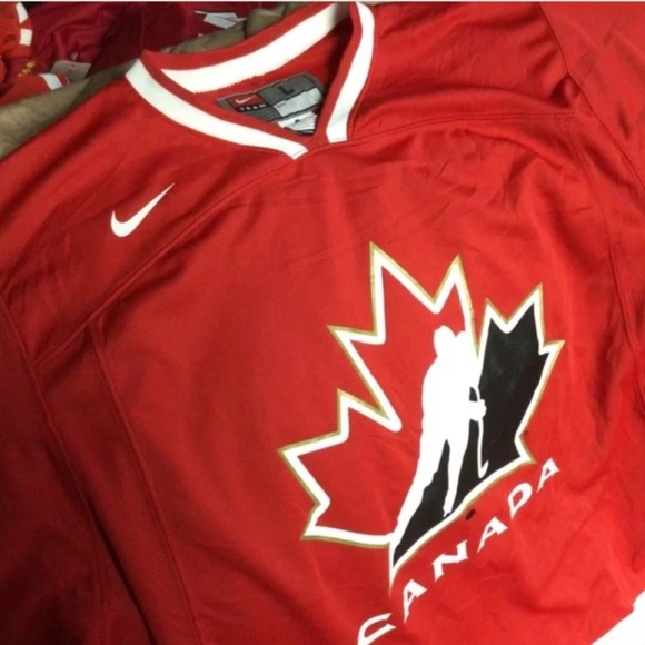 Team Canada boys jersey  NWT - Picture 3 of 4